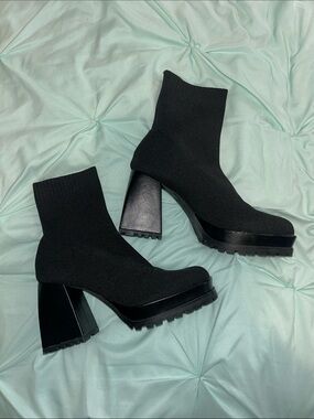 Sock heel boots